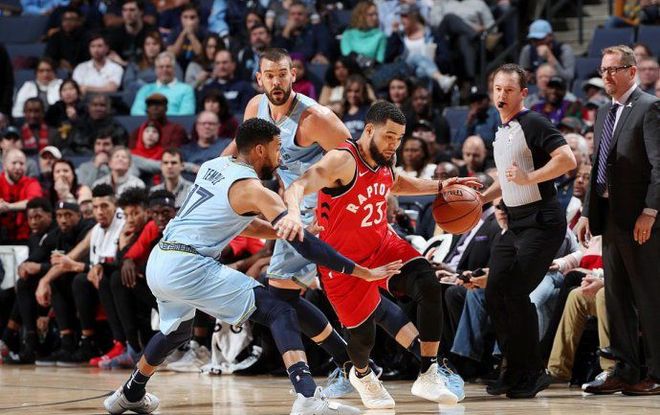 亲临现场的 亲临现场的