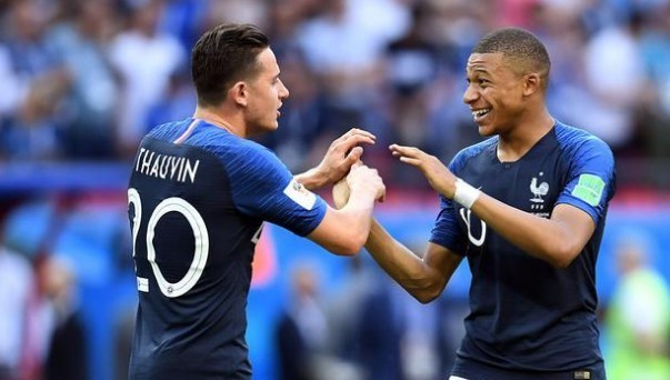 篮下中锋提 篮下中锋提